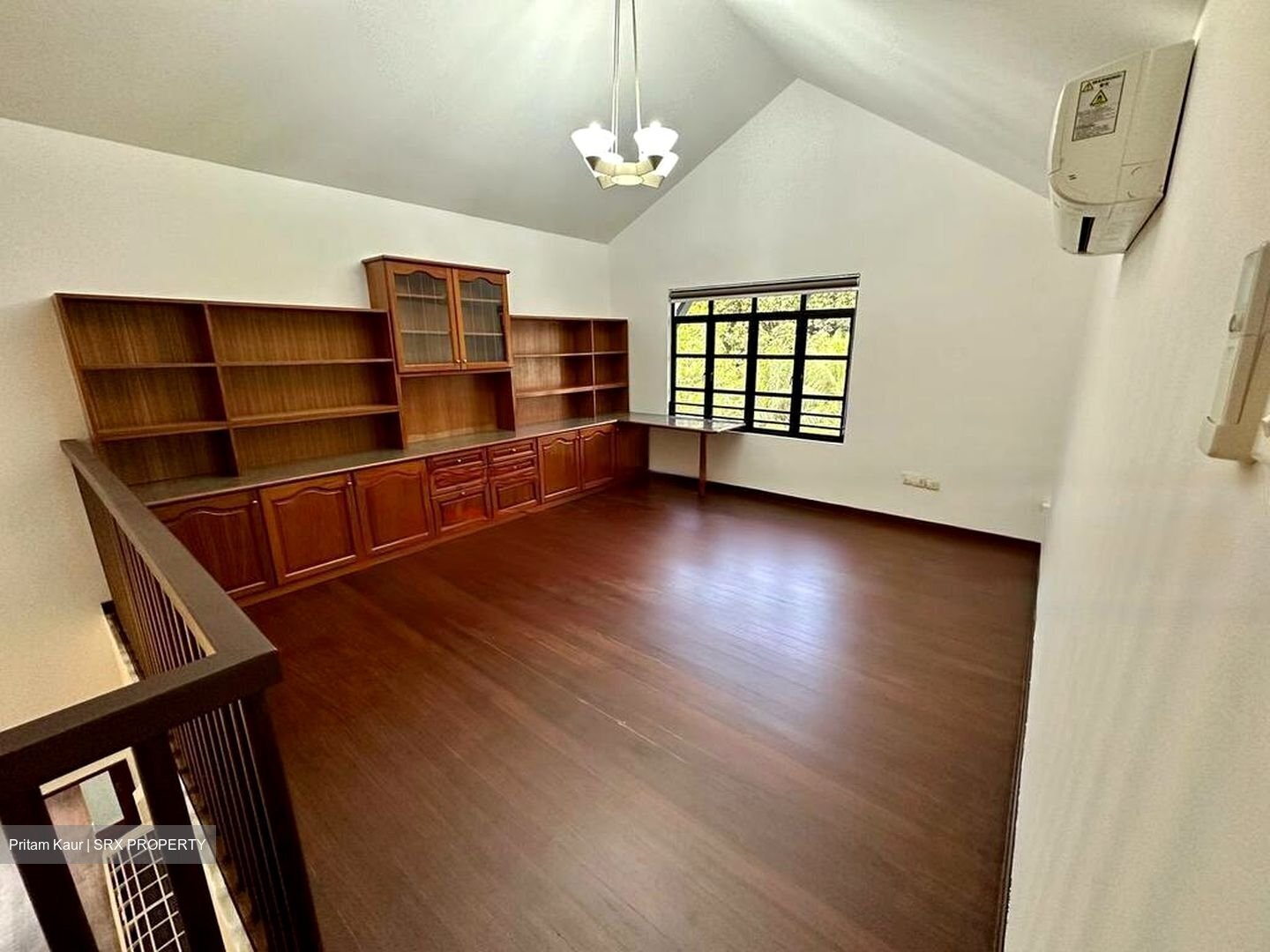 Holland Road (D10), Semi-Detached #457501591